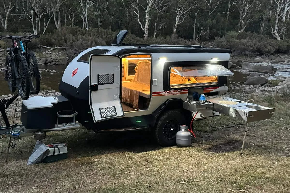 Kimberley Kube - Kimberley Kampers · Off-Road Hybrid Camper